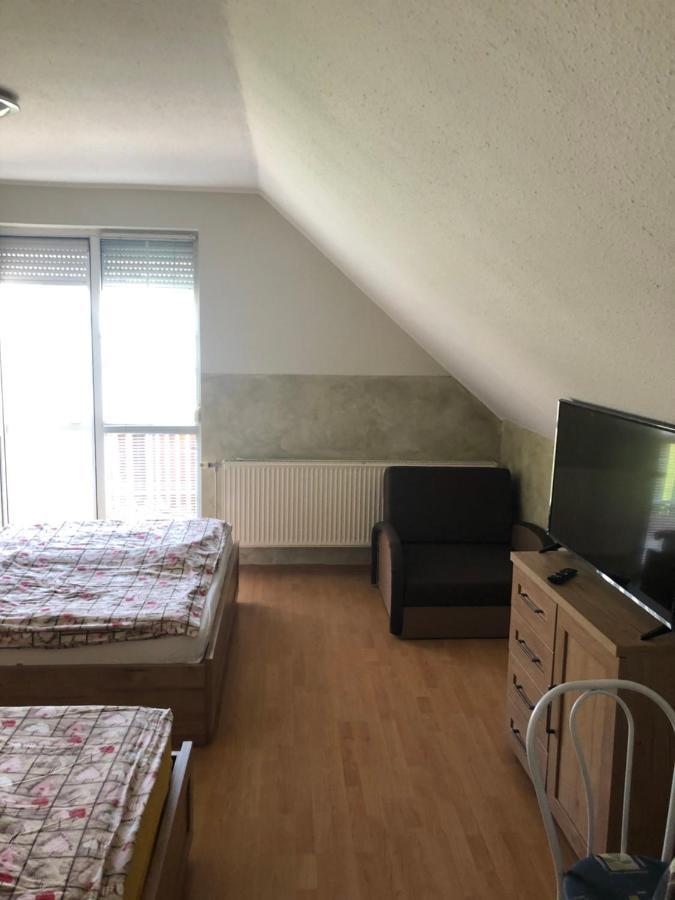 Imre Apartman Hajdúszoboszló Exteriör bild