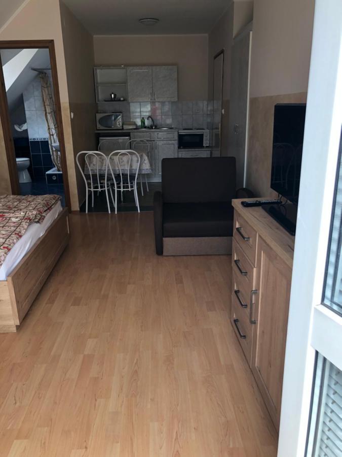 Imre Apartman Hajdúszoboszló Exteriör bild