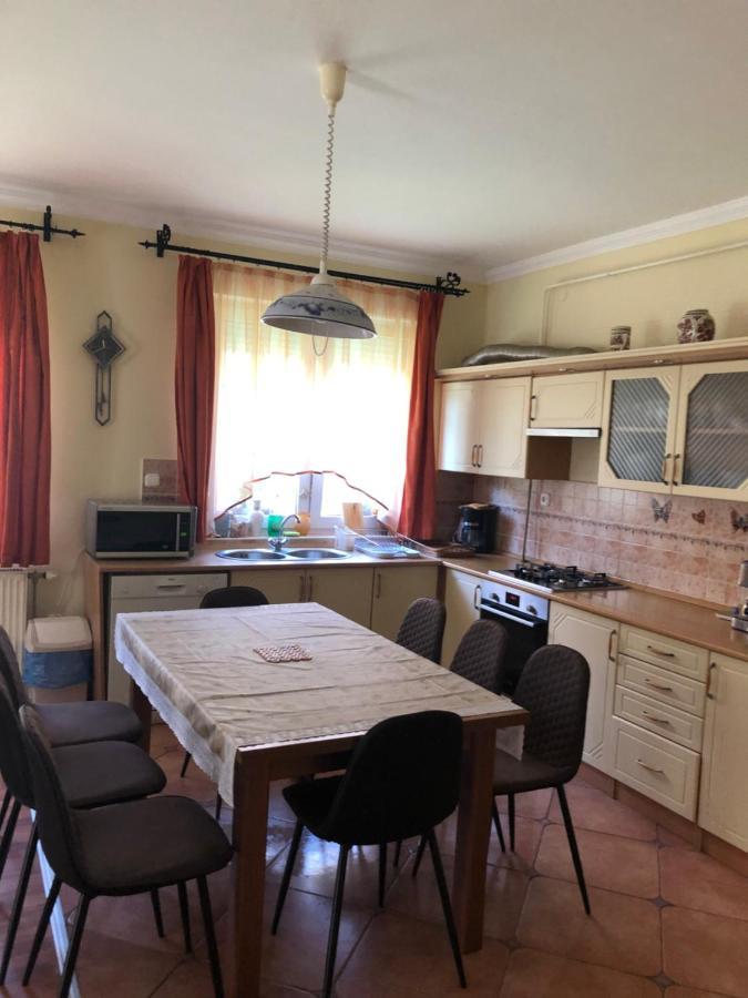 Imre Apartman Hajdúszoboszló Exteriör bild