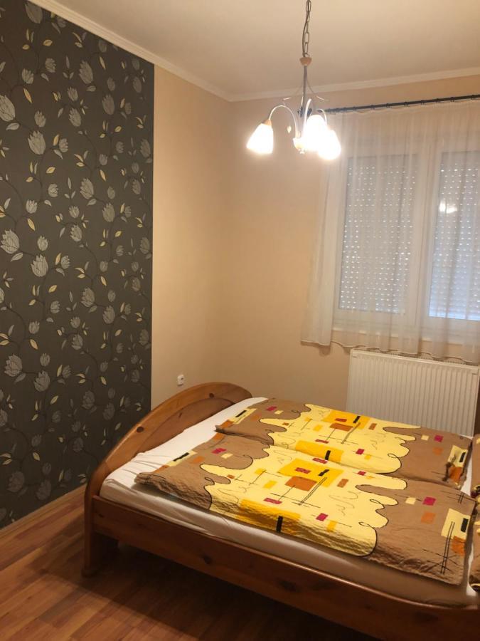 Imre Apartman Hajdúszoboszló Exteriör bild