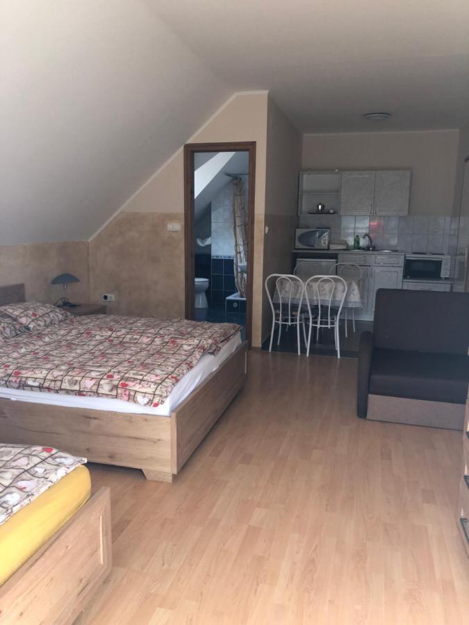 Imre Apartman Hajdúszoboszló Exteriör bild