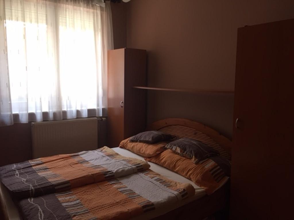 Imre Apartman Hajdúszoboszló Exteriör bild